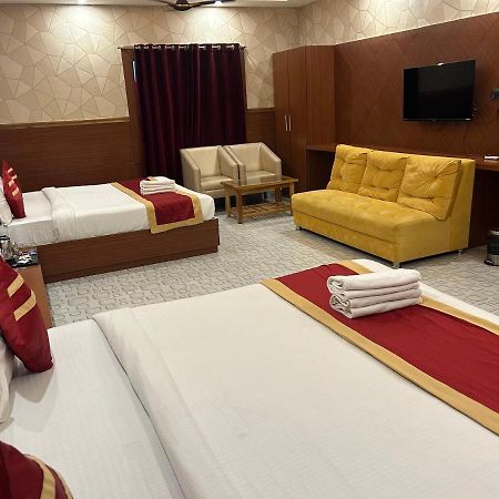 Royal Heritage Hotel & Resort Ayodhya Экстерьер фото
