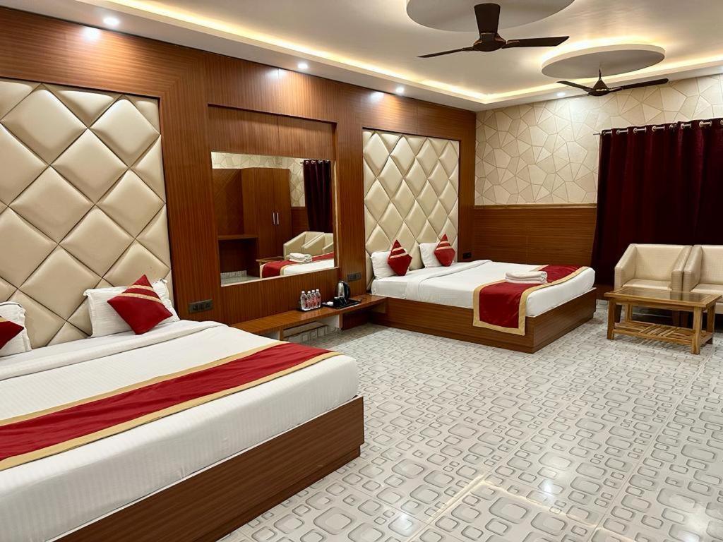 Royal Heritage Hotel & Resort Ayodhya Экстерьер фото