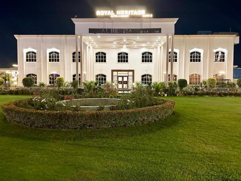 Royal Heritage Hotel & Resort Ayodhya Экстерьер фото