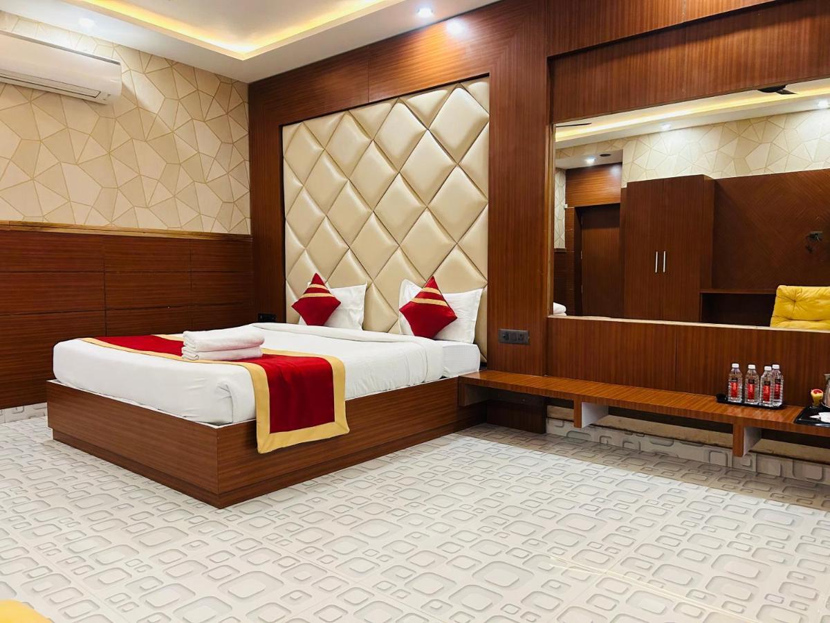 Royal Heritage Hotel & Resort Ayodhya Экстерьер фото