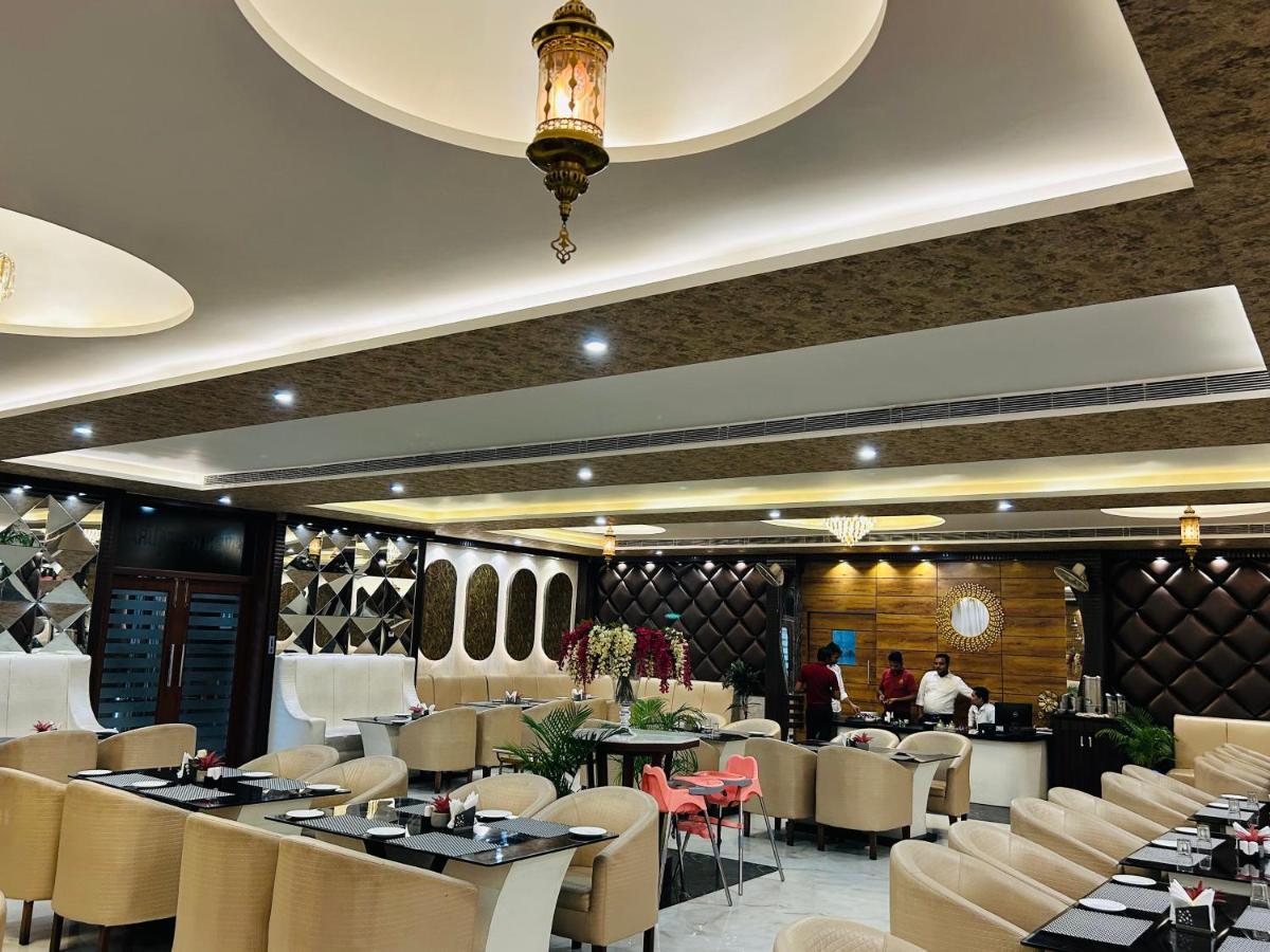 Royal Heritage Hotel & Resort Ayodhya Экстерьер фото