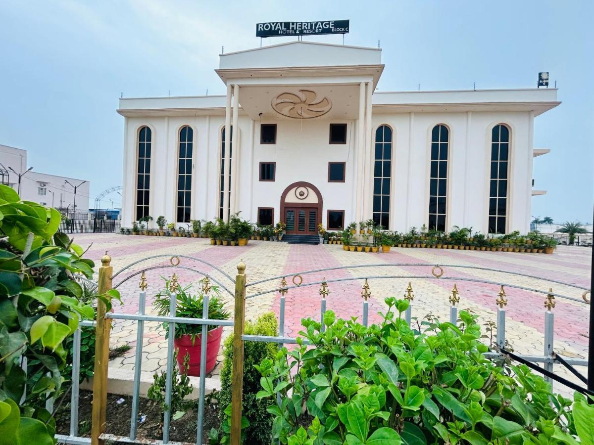 Royal Heritage Hotel & Resort Ayodhya Экстерьер фото